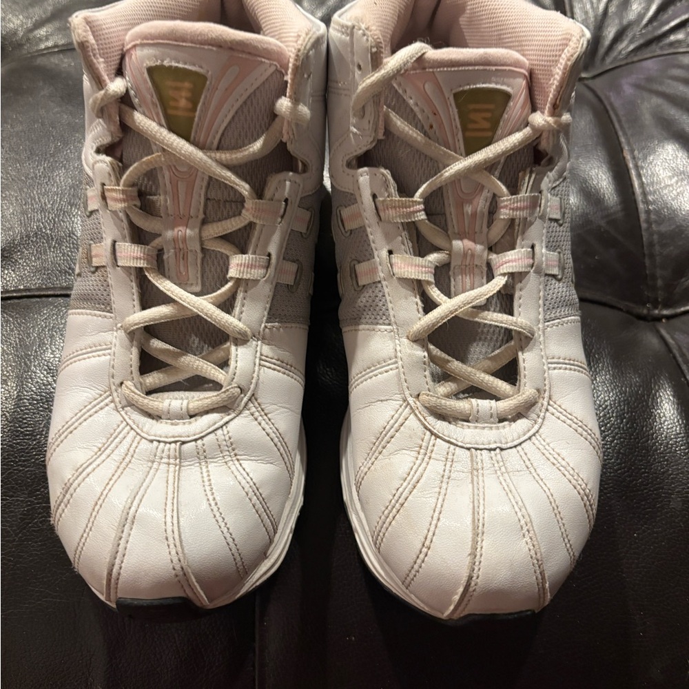 Ladies sneakers